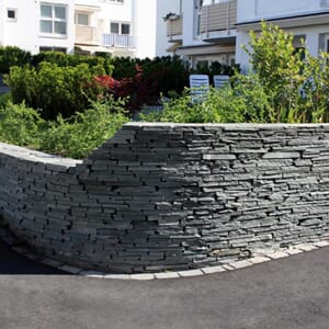 Oppdal Tørrmur Mørk m/naturkant dybde ca 15-30cm (2,4m2)